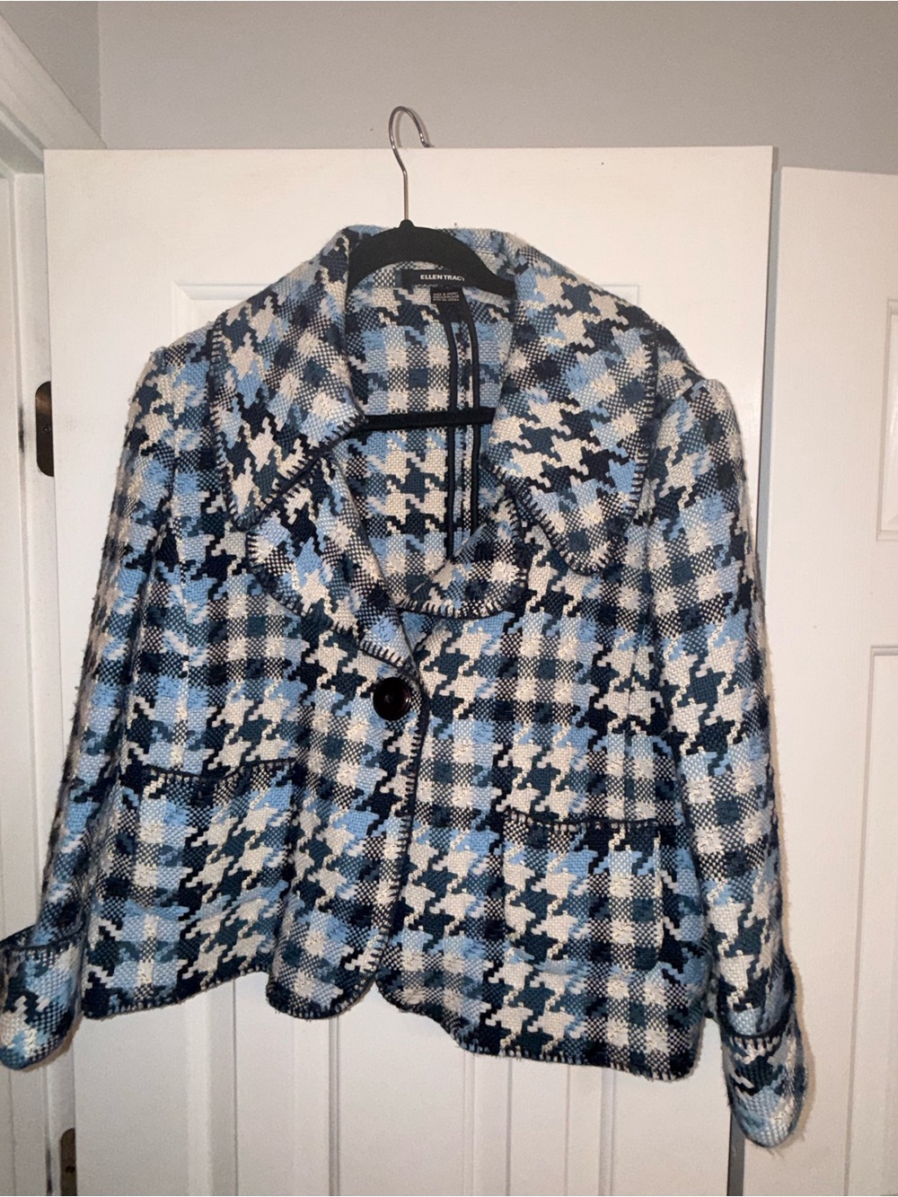 Ellen Tracy Blue, Black & White Houndstooth Cropped Blazer
